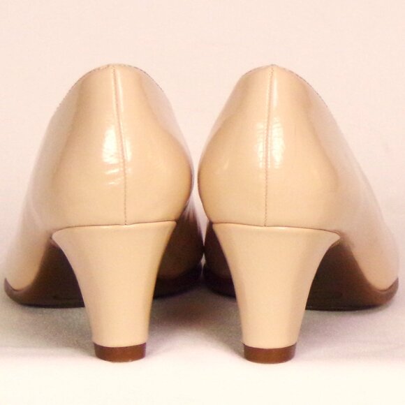 A2 HEELREST by AEROSOLES 6M REDWOOD nude-beige faux-pat.-leather mid-heel pumps - Picture 8 of 15